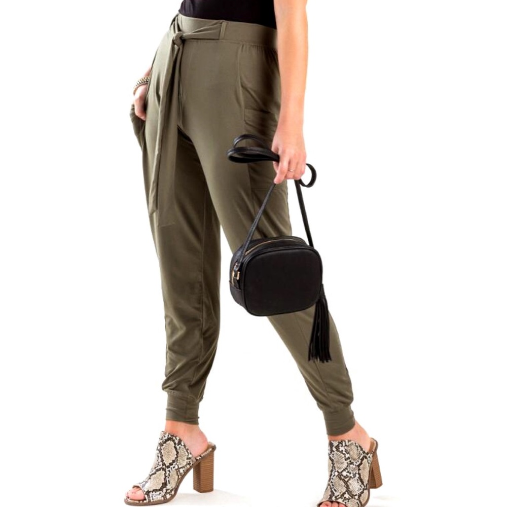 Belted joggers
